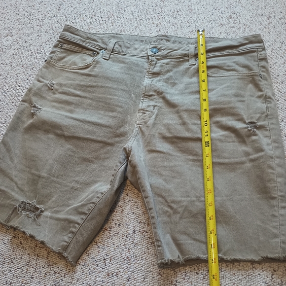American Eagle Men's Tan Distressed Shorts - Picture 3 of 7
